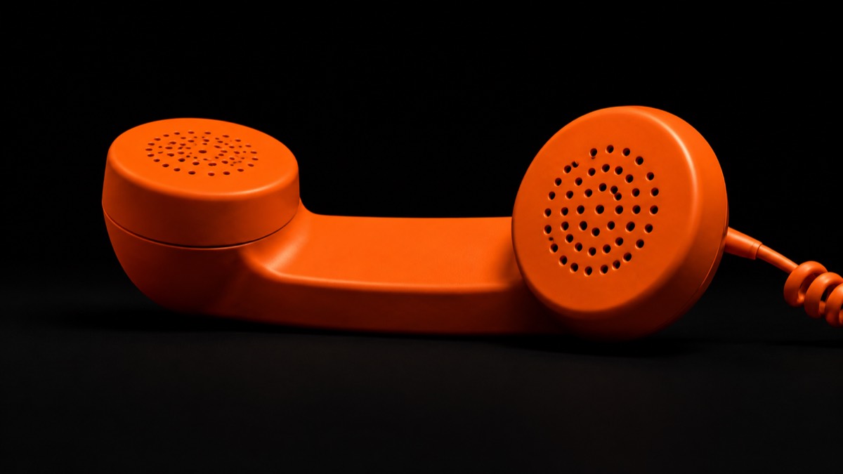 Le combiné téléphonique orange AUR'IA